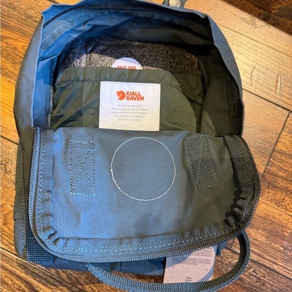 Fjallraven Kanken mini backpack - Picture 3 of 6